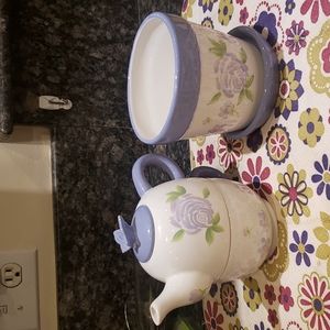 Flower pot, tea pot and cup set.